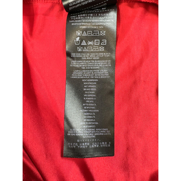 Guess Women’s Navi Lace Mini Skirt Size L Red Double Lined Stretch PreLoved - Picture 12 of 12